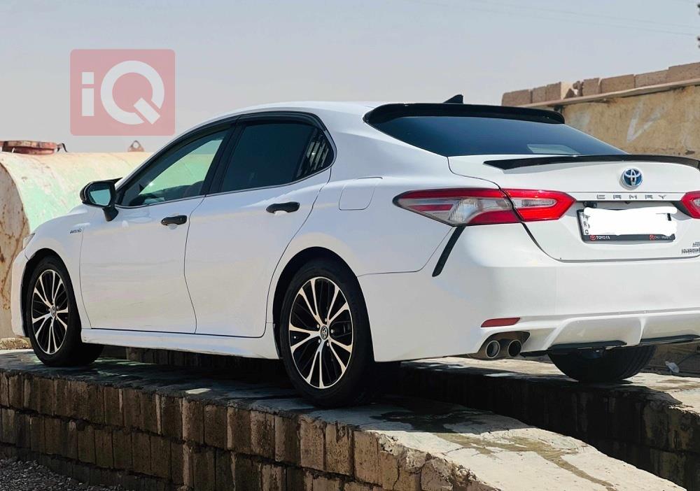 تۆیۆتا کامری